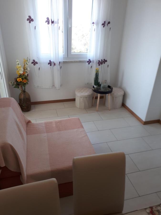 Agata Apartments Novalja Bagian luar foto