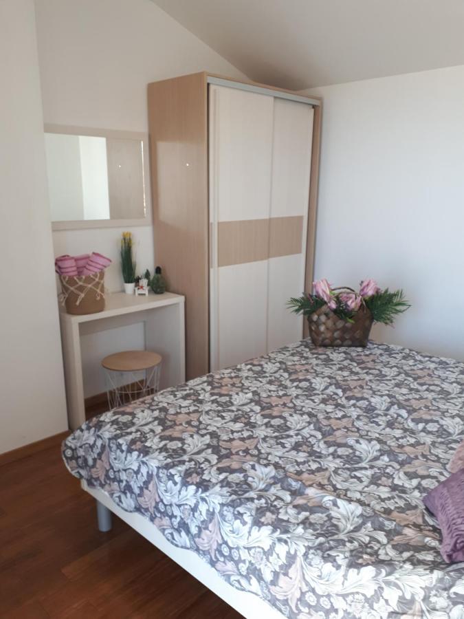 Agata Apartments Novalja Bagian luar foto
