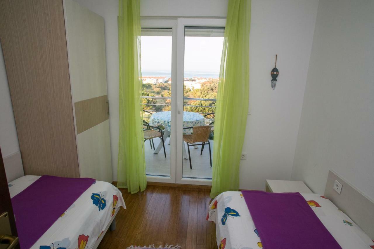 Agata Apartments Novalja Bagian luar foto