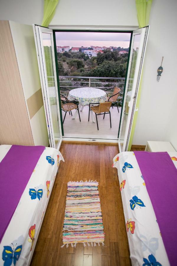 Agata Apartments Novalja Bagian luar foto