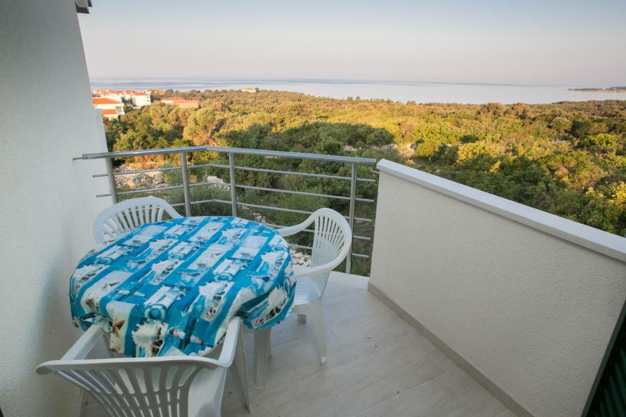 Agata Apartments Novalja Bagian luar foto
