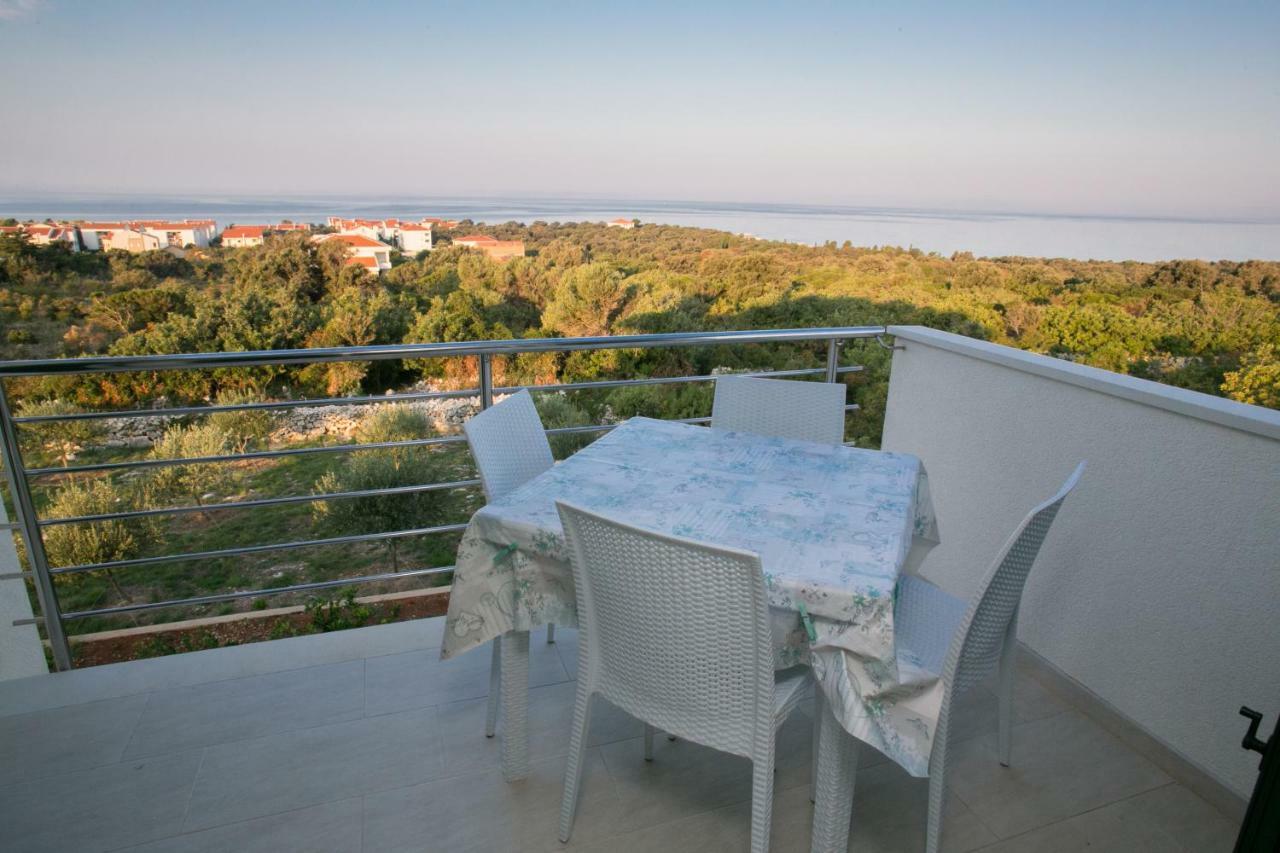 Agata Apartments Novalja Bagian luar foto