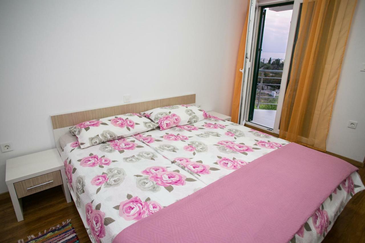 Agata Apartments Novalja Bagian luar foto