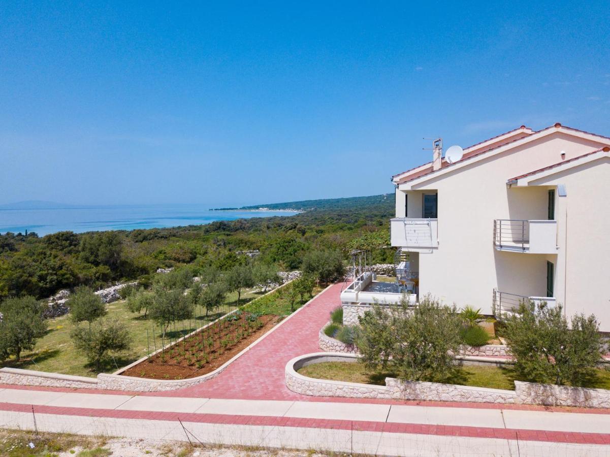 Agata Apartments Novalja Bagian luar foto
